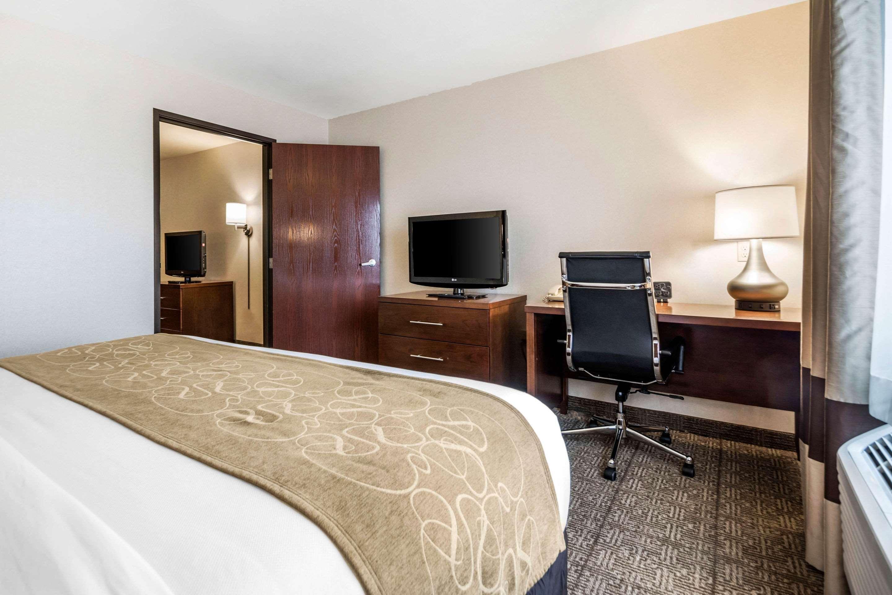 Comfort Suites At Par 4 Resort Waupaca Exteriör bild