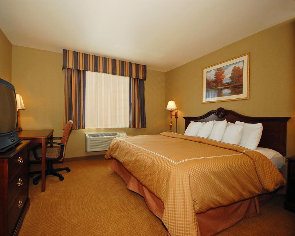Comfort Suites At Par 4 Resort Waupaca Exteriör bild