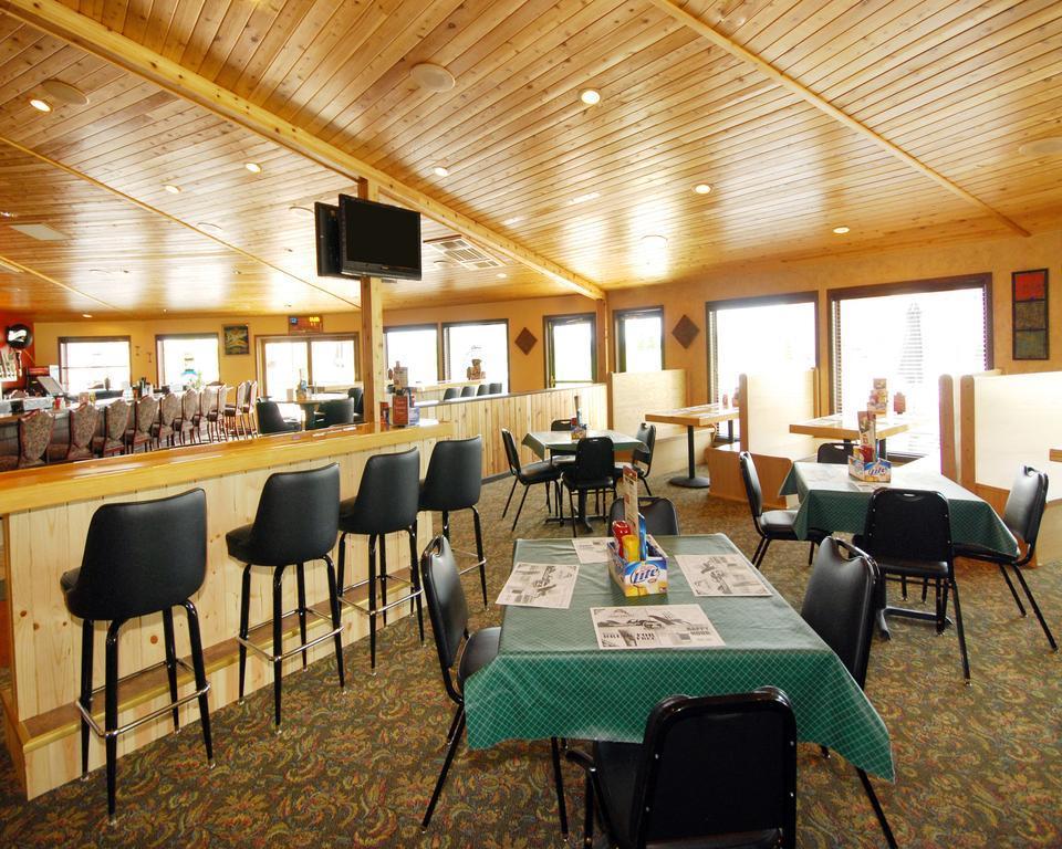 Comfort Suites At Par 4 Resort Waupaca Exteriör bild