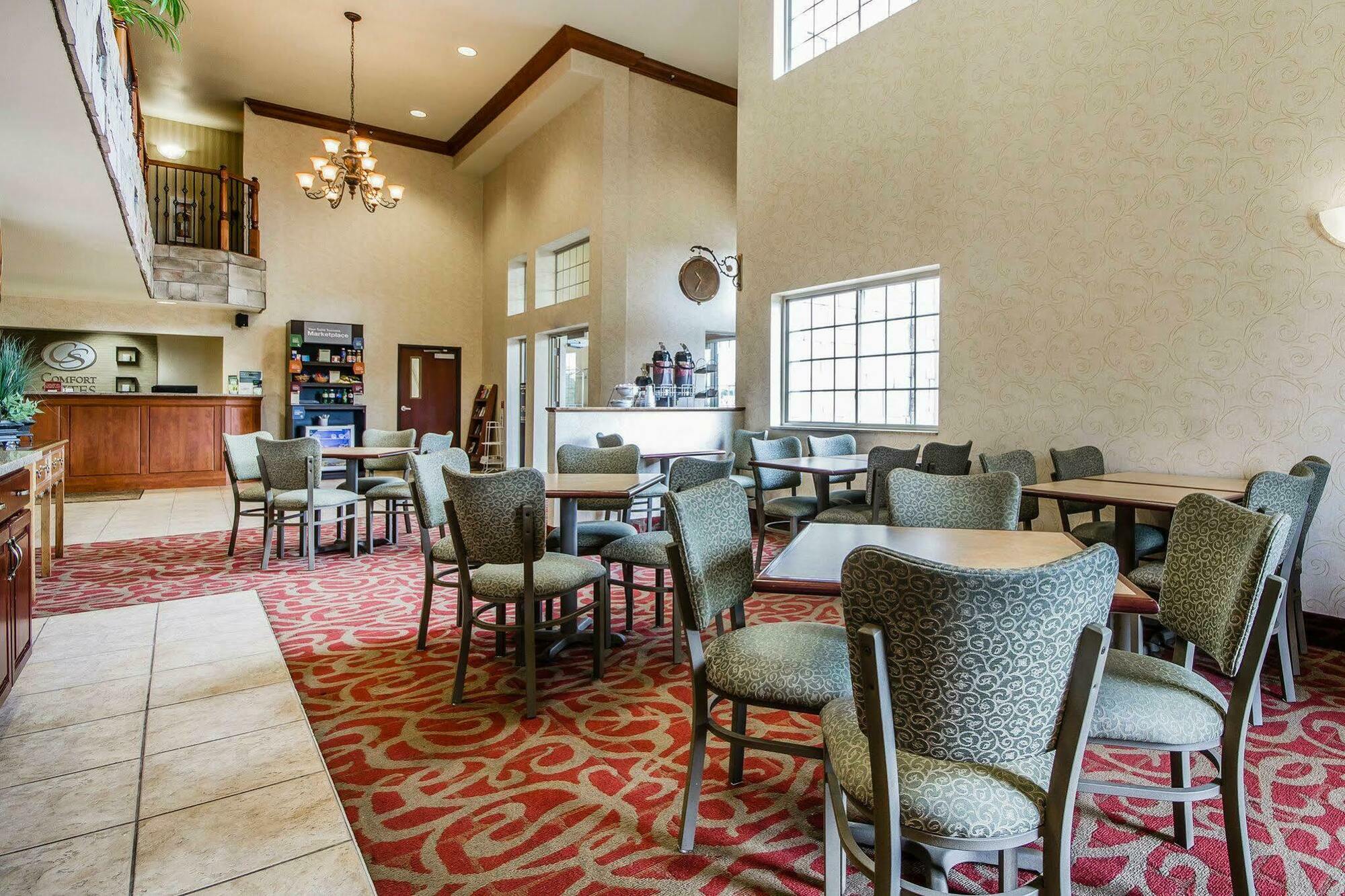 Comfort Suites At Par 4 Resort Waupaca Exteriör bild
