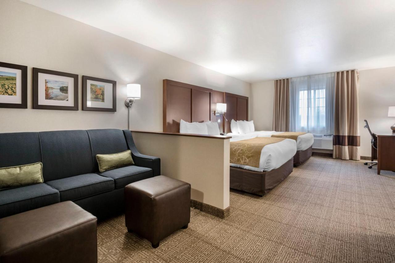 Comfort Suites At Par 4 Resort Waupaca Exteriör bild